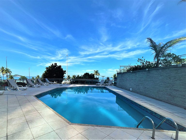 Apartamento en Barra con Vista al Mar y Piscina