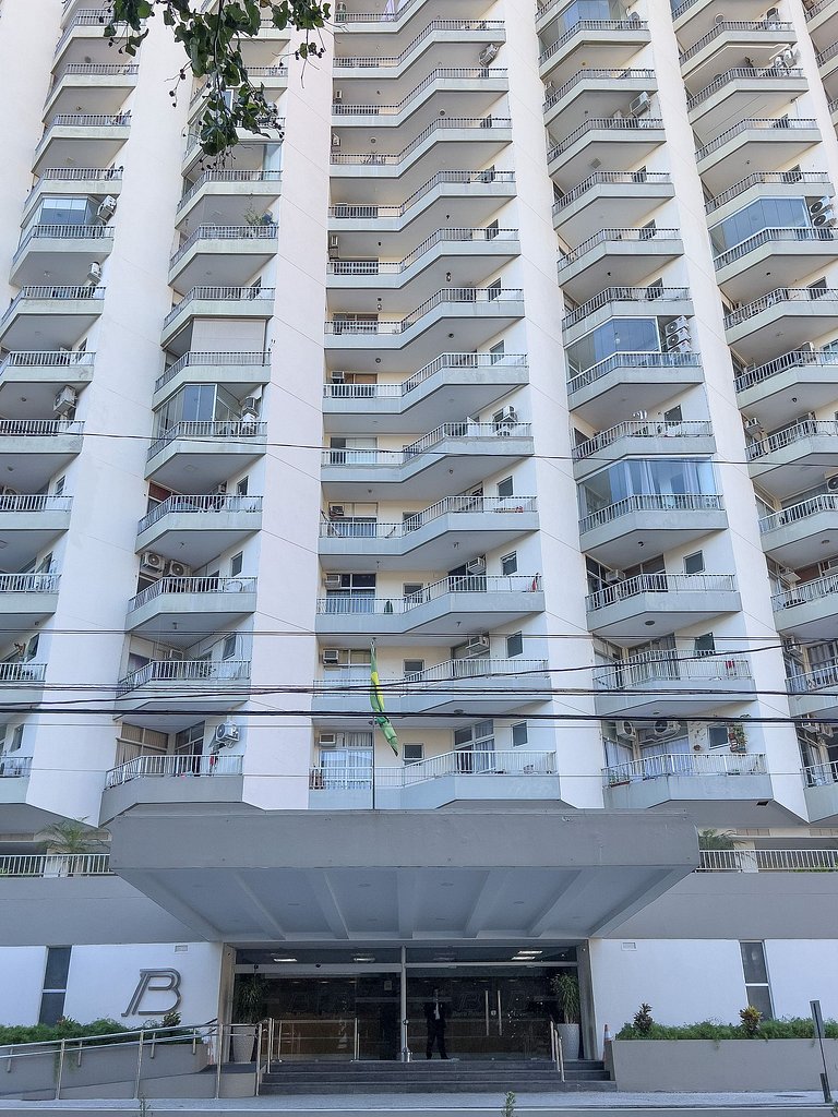 Apartamento en Barra con Vista al Mar y Piscina