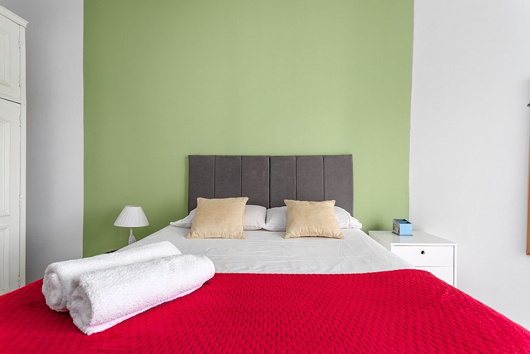Apartamento en Barra con Vista al Mar y Piscina