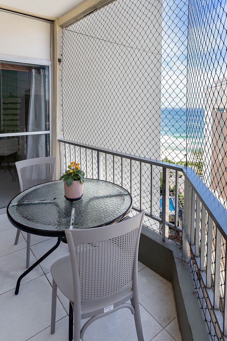 Apartamento en Barra con Vista al Mar y Piscina