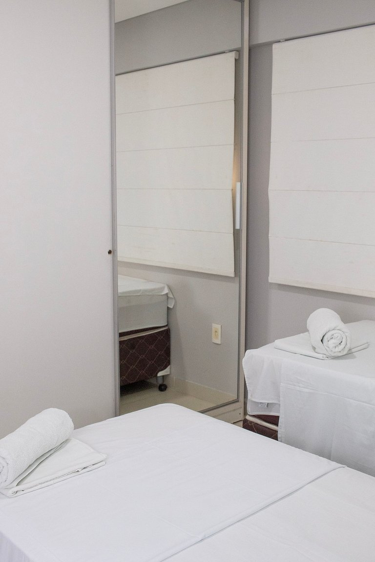 Apartamento novo à beira-mar em Tambaú com 2 suítes