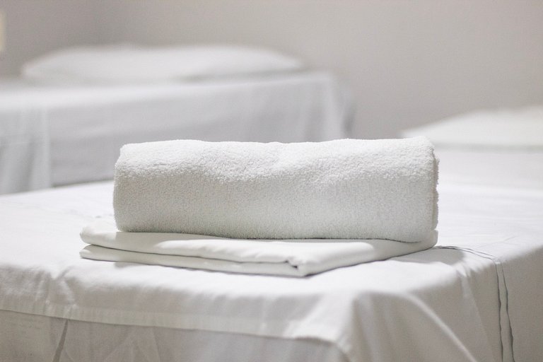 Apartamento novo à beira-mar em Tambaú com 2 suítes